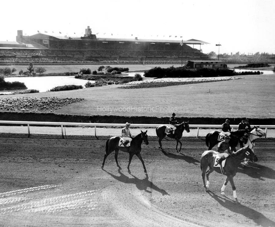 Santa Anita Race Track 1938 3 Arcadia wm.jpg